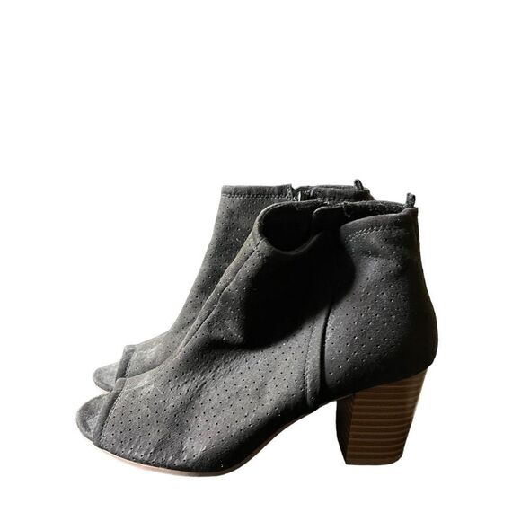 Old Navy black faux suede peep toe booties women’s size 7 - Picture 1 of 7